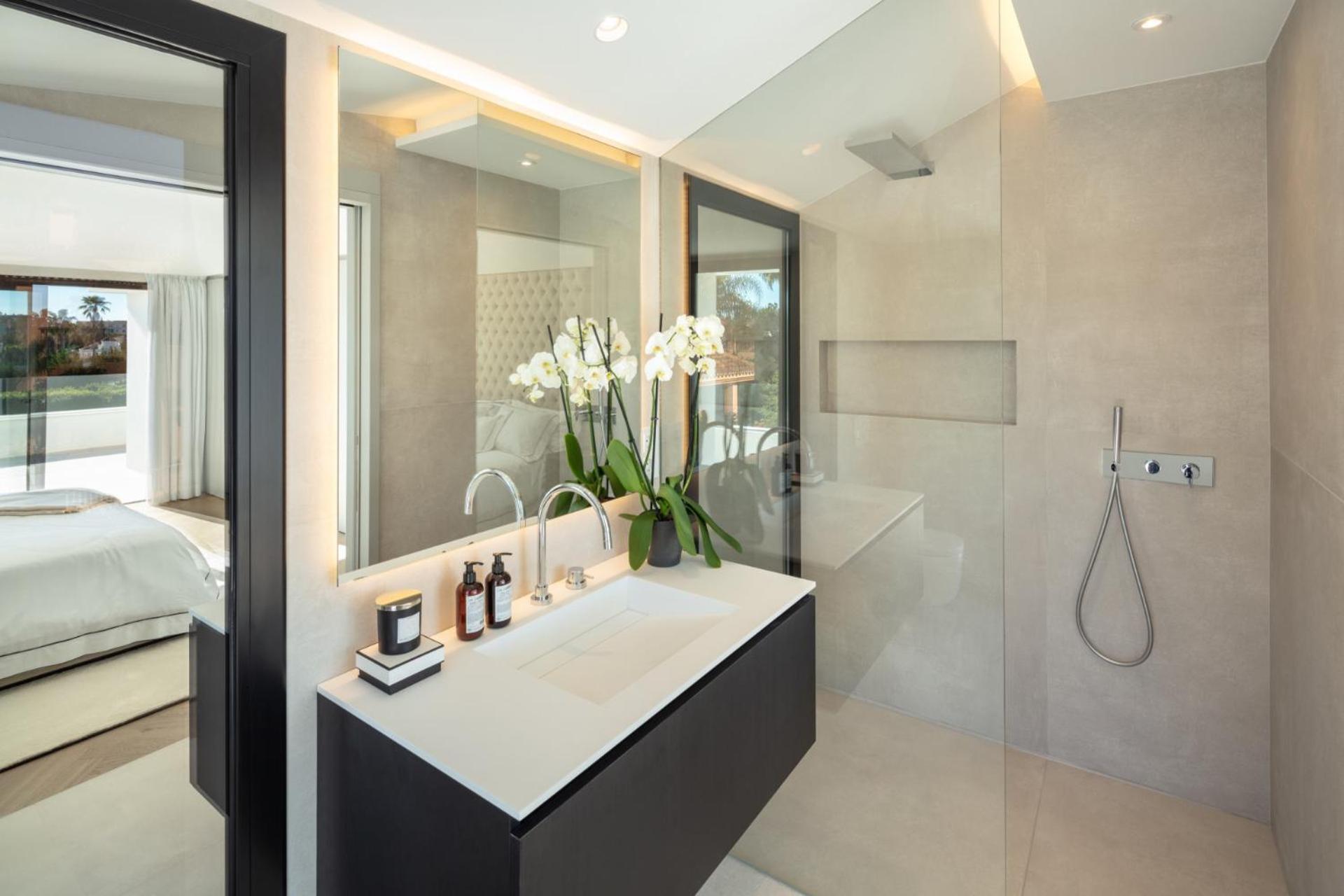 Vacation I The Nicklaus Villa, Glistening Heated Pool, Hot Tub, Room, Golf Valley, 5 Min Puerto Banus Villa Marbella