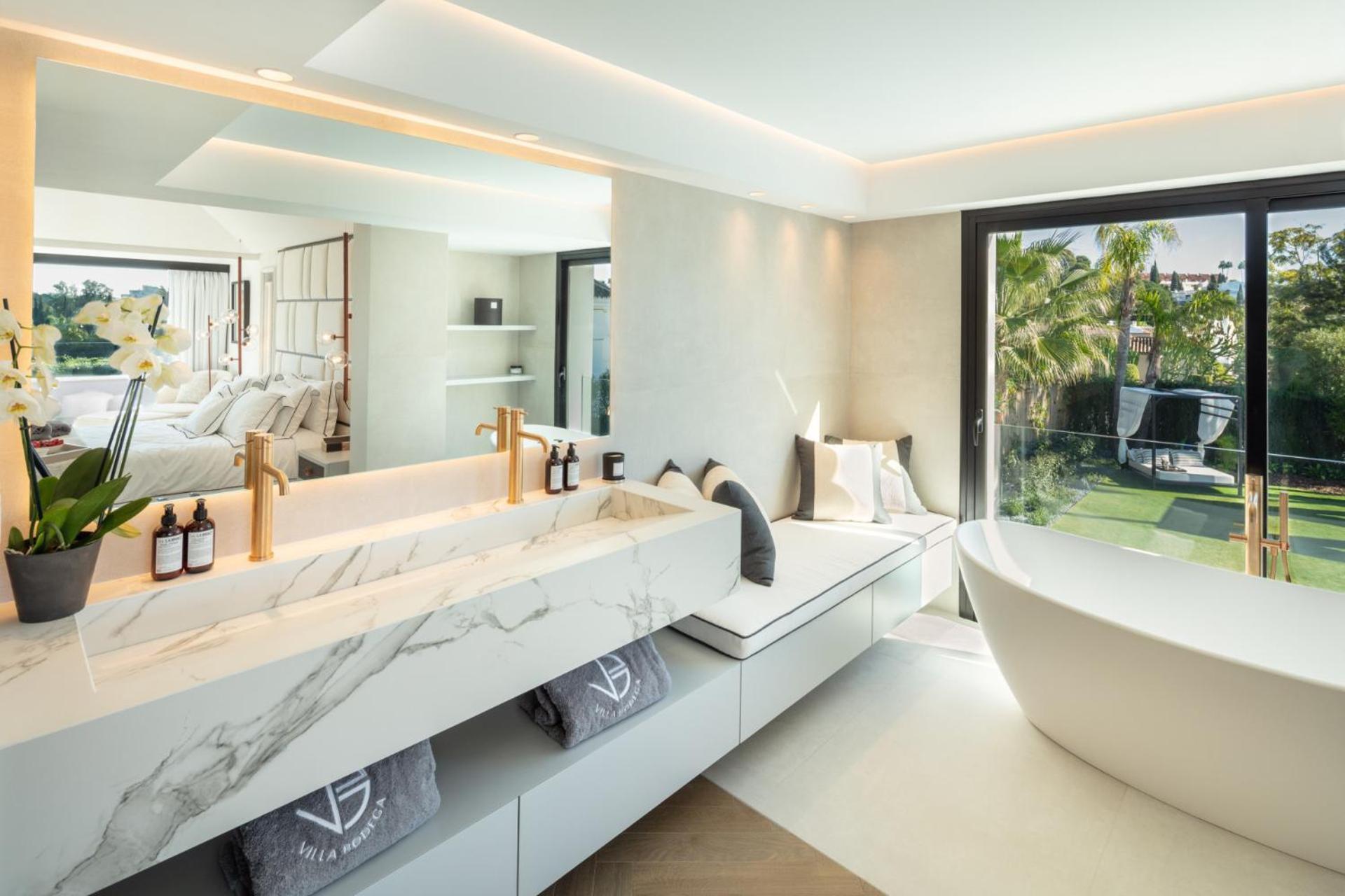 Vacation I The Nicklaus Villa, Glistening Heated Pool, Hot Tub, Room, Golf Valley, 5 Min Puerto Banus Villa Marbella