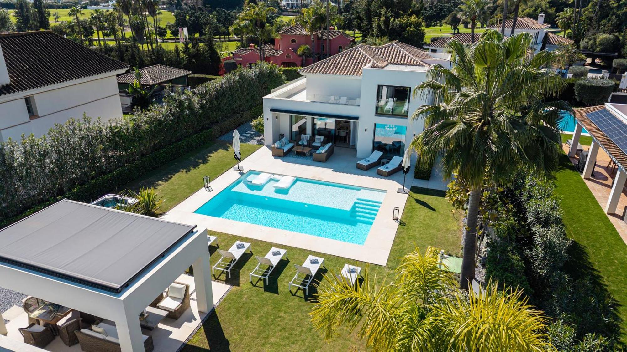 Villa Vacation I The Nicklaus Villa, Glistening Heated Pool, Hot Tub, Room, Golf Valley, 5 Min Puerto Banus *
