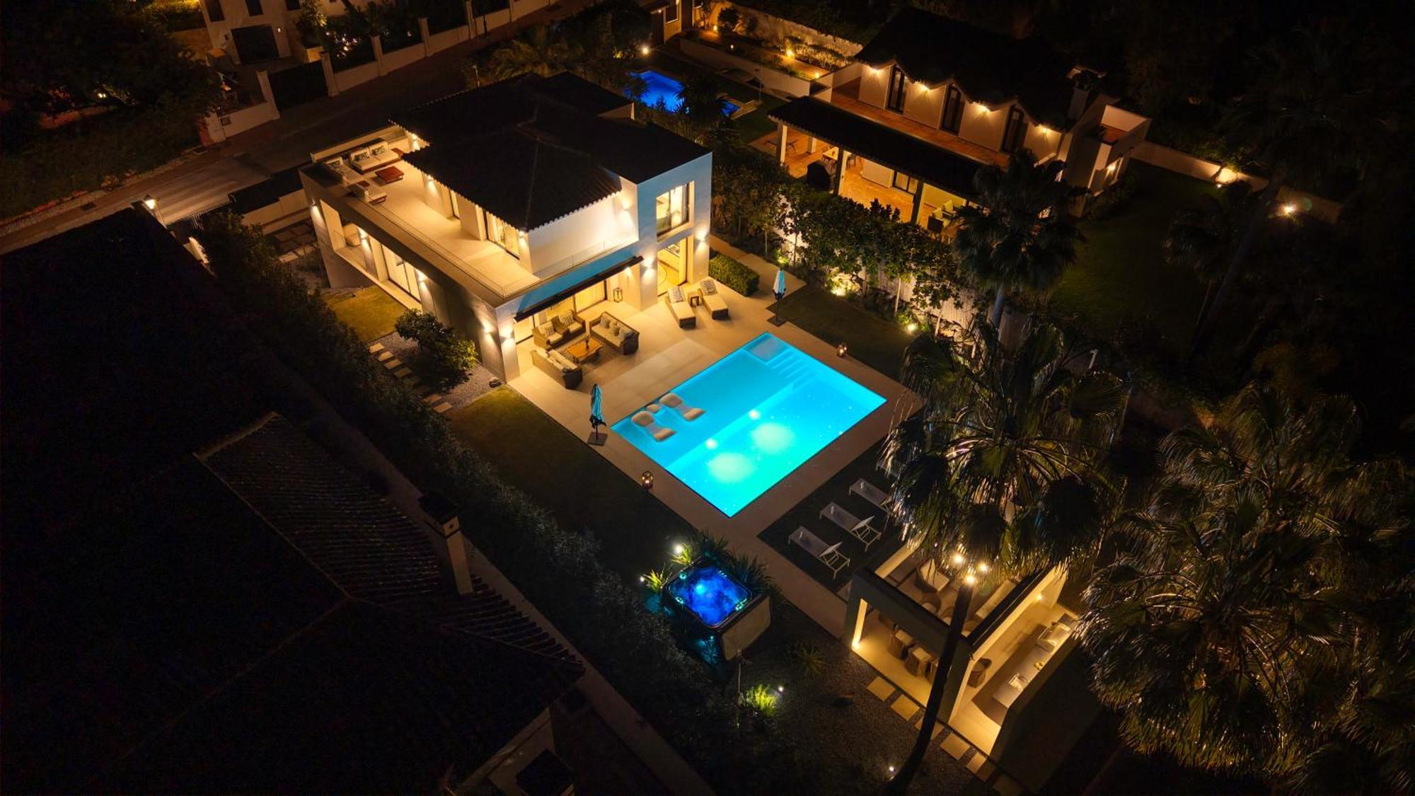 Villa Vacation I The Nicklaus Villa, Glistening Heated Pool, Hot Tub, Room, Golf Valley, 5 Min Puerto Banus