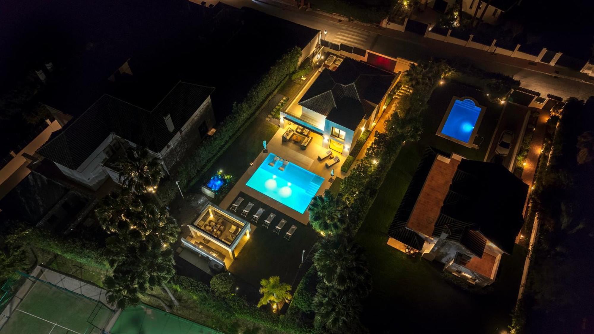 Vacation I The Nicklaus Villa, Glistening Heated Pool, Hot Tub, Room, Golf Valley, 5 Min Puerto Banus Villa